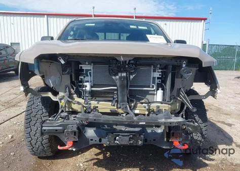 2024 Nissan Titan Pro-4X 4X4 z USA, uszkodzony, nr VIN 1N6AA1ED6RN111054